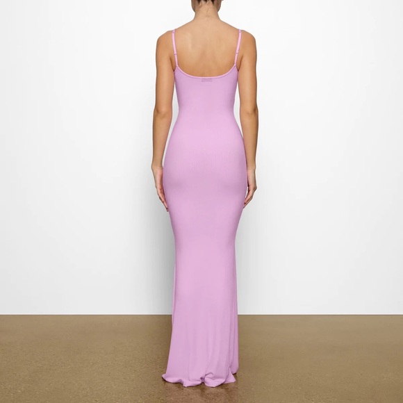 Skims Petal Dress Limited Edition - Picture 4 of 4